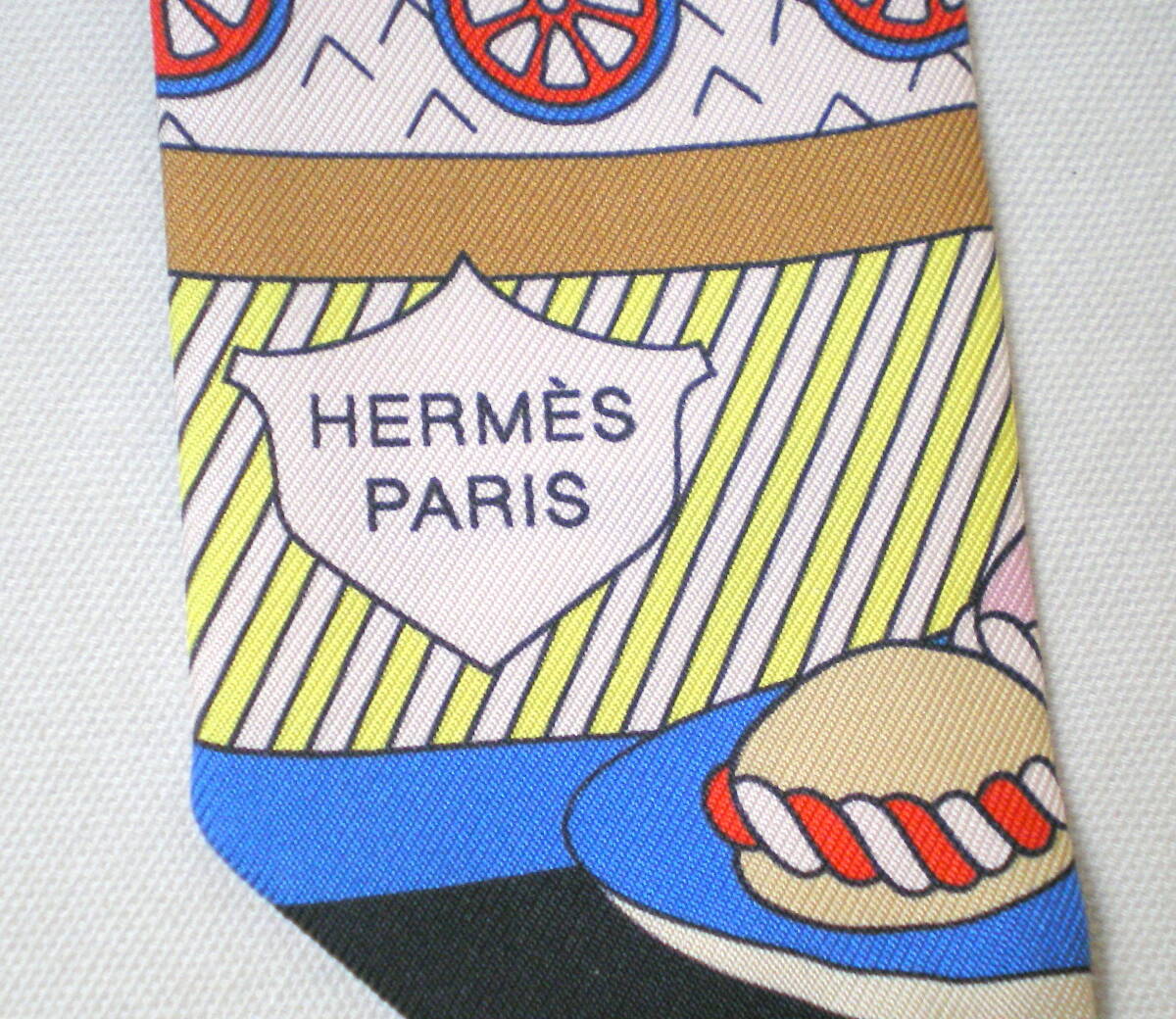 HERMES エルメス ブラック ツイリー チャーム付き La Patisserie Francaise パティスリー・フランセーズ スカーフ シルク_画像8
