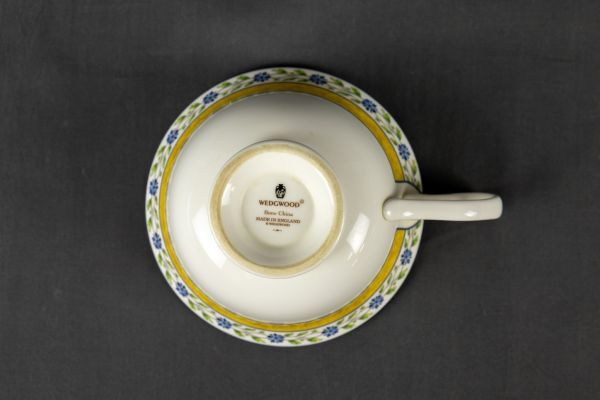 T01-1924 陶磁器 WEDGWOOD ウェッジウッド MISTRAL ミストラル 洋食器 カップ＆ソーサー 5客 MADE IN ENGLAND 陶磁器メーカー_画像5