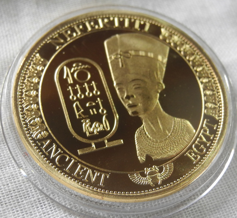 エジプト ネフェルティティ ピラミッド コレクションコイン 記念金メダル 24KP 1oz 1オンス 金貨 24金 ボールマーカー フリーメイソンの画像2