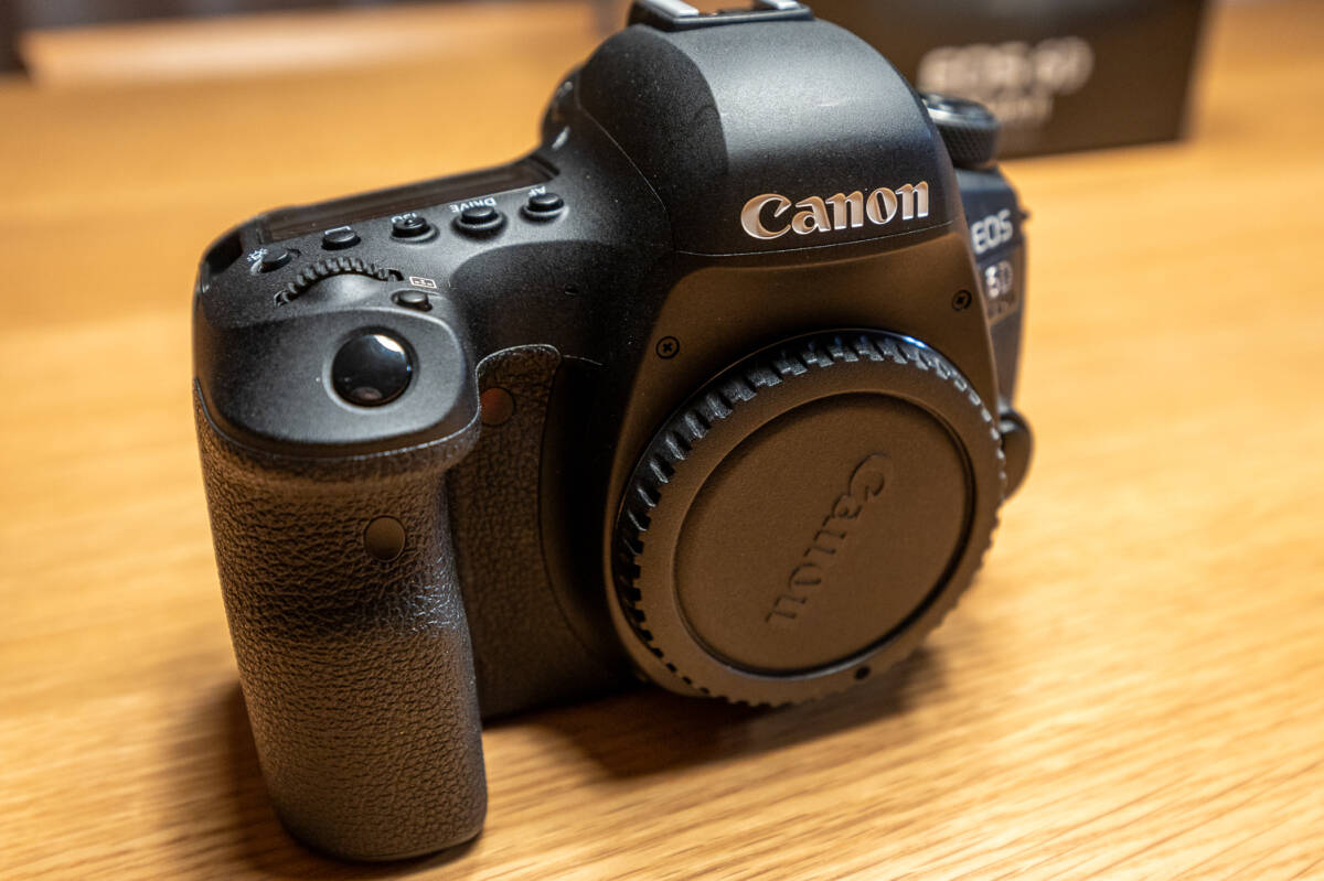 Canon EOS 6D MarkII　美品　予備バッテリー付き　送料込み_画像4