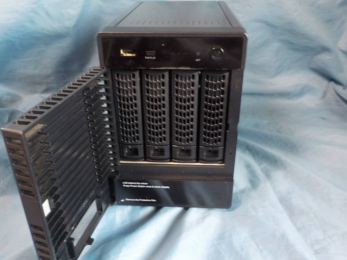 NETGEAR ReadyNAS 104 RN10400 本体のみ 【中古03】_画像3