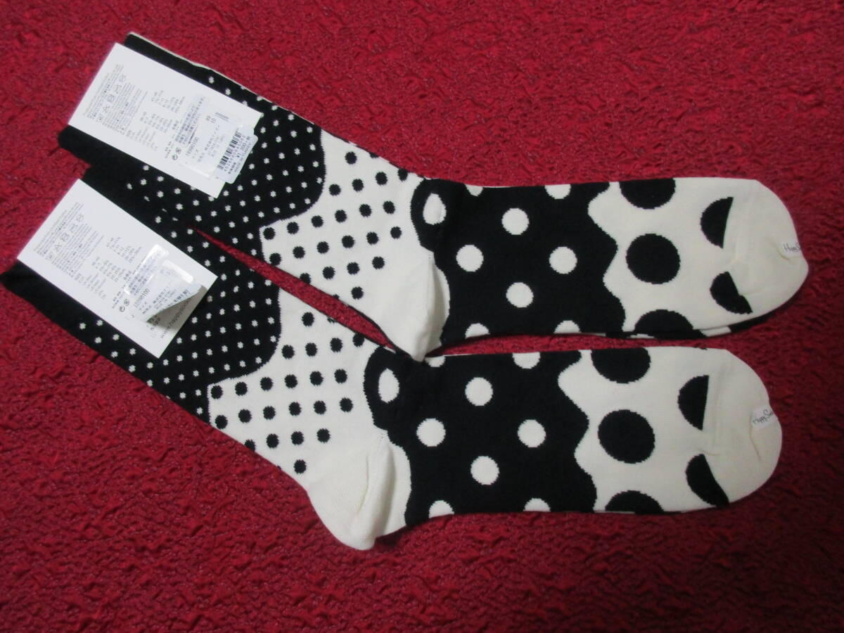 即決　タグ付き未使用　ハッピーソックス　Happy Socks　同色、同サイズ２足組　黒×アイボリー　サイズ25，5～29ｃｍ　定価１，４３０×2_画像1