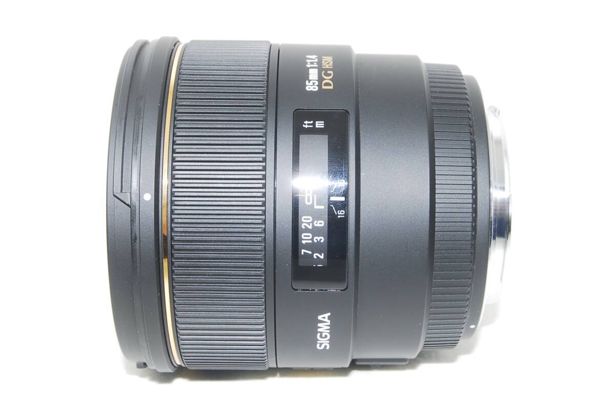 ★美品★SIGMA シグマ AF 85mm F1.4 EX DG HSM Canon キャノン ケース付き♪_画像4