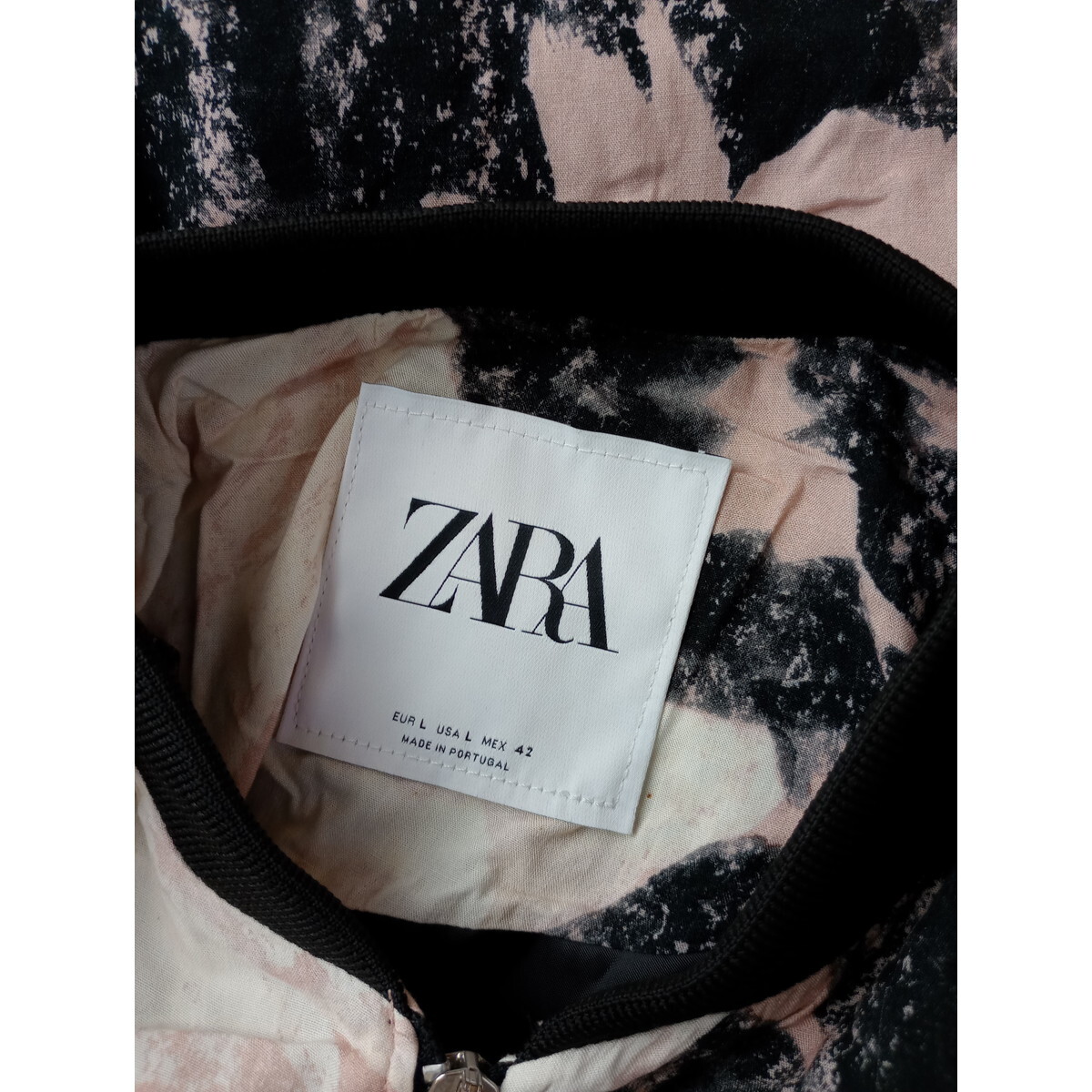 ZARA ザラ「柄投入で生活にたのしさをプラスする」柄 ブルゾン ジャケット L 黒 ブラック ピンク (31Y+7452)_画像4