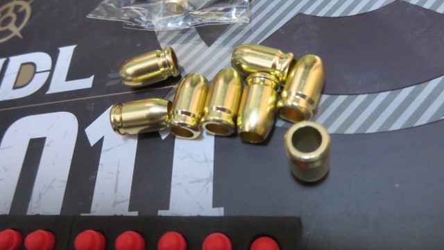 金色。新品JOHN WICK TTタイプナーフNERFタイプ排弾式エアコッキングナーフエアガン用金色カートリッジとナーフ弾です。_画像8