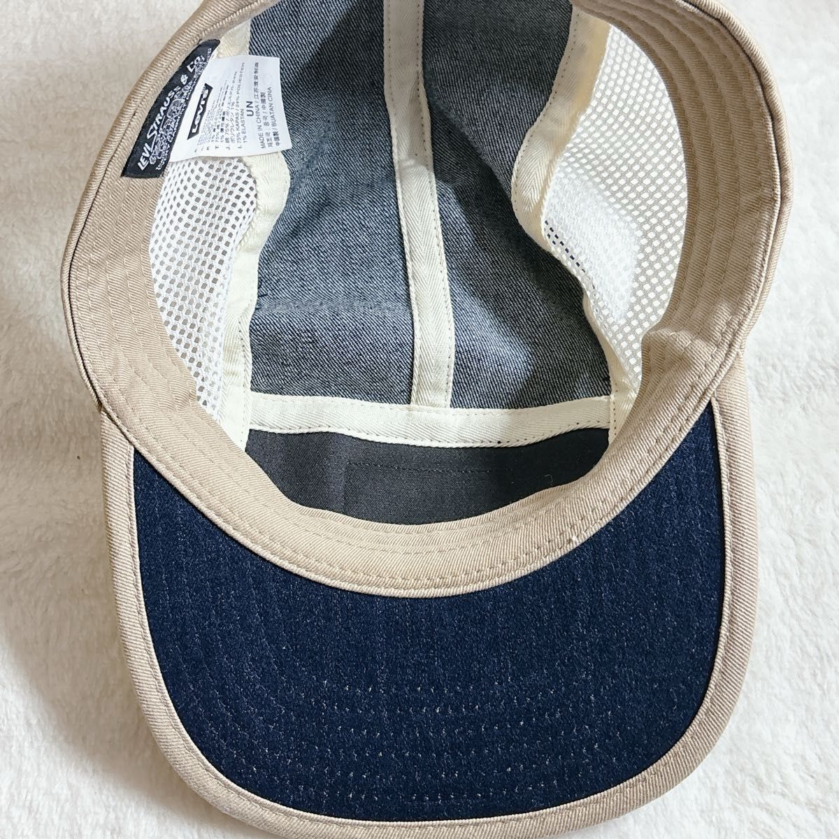 完売品 Levis リーバイス キャップ デニム地 メッシュ 帽子 完売品 Levis リーバイス キャップ デニム地 メッシュ 帽子