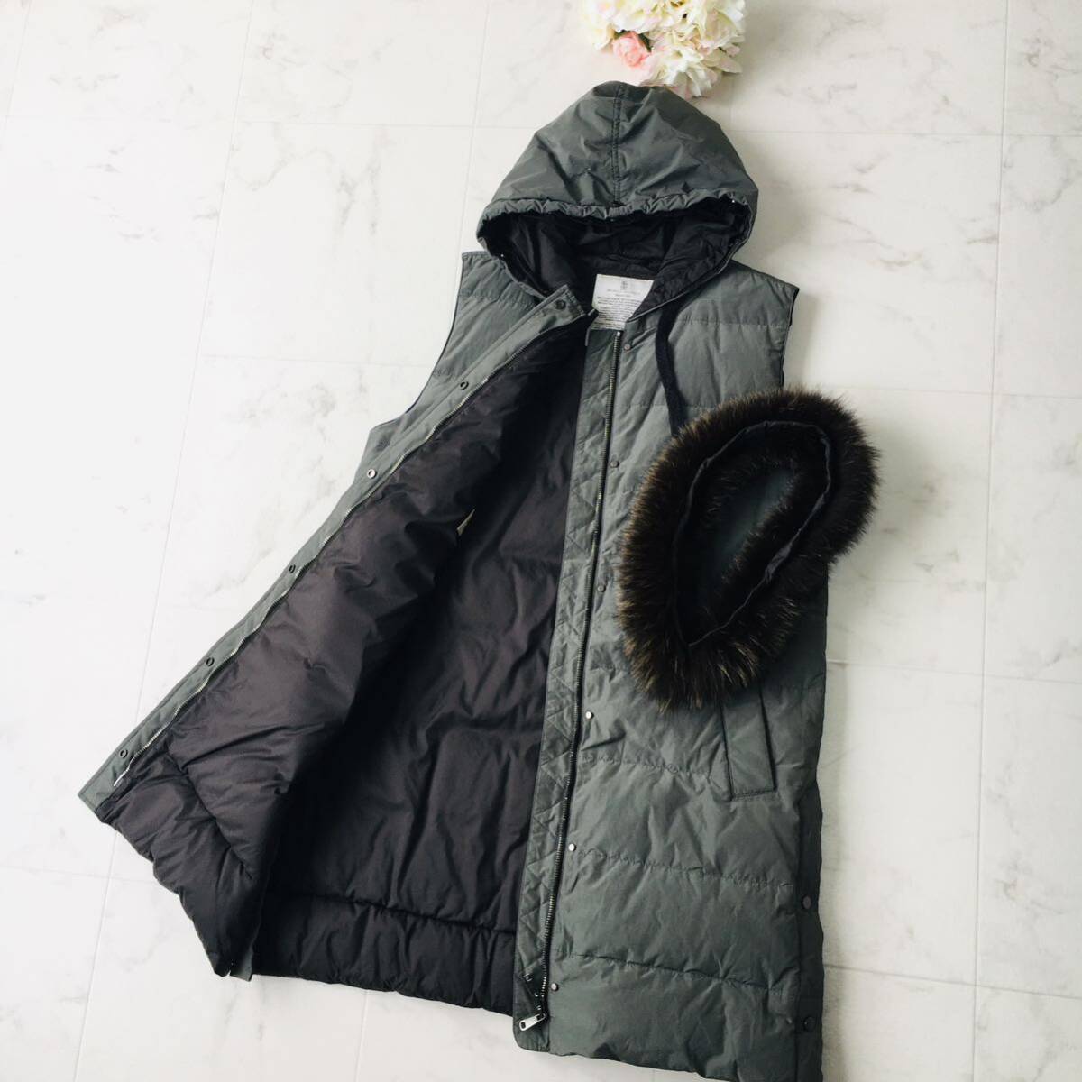 美品 BRUNELLO CUCINELLI ブルネロクチネリ ダウン ベスト 美品 BRUNELLO CUCINELLI ブルネロクチネリ ダウン ベスト