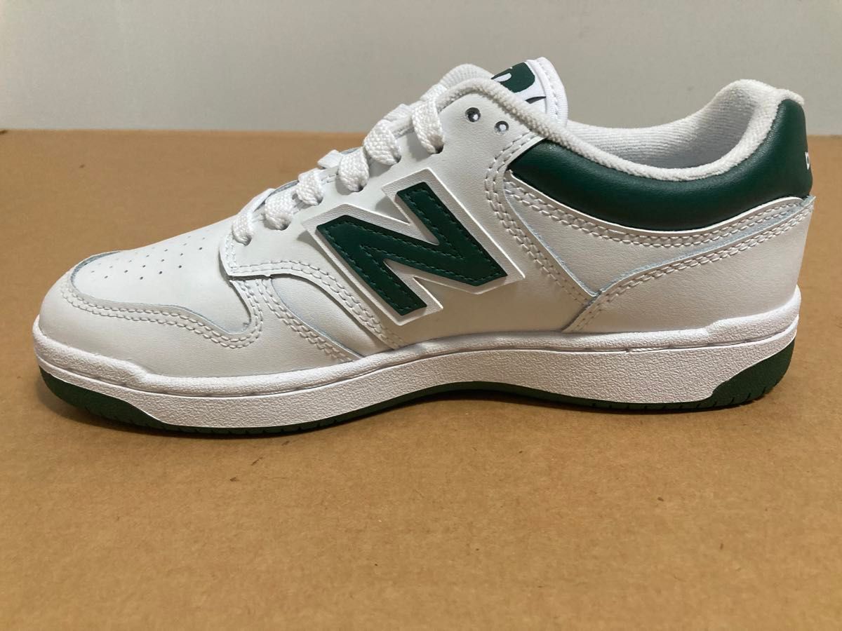 新品未使用品　大人気！23cmニューバランス（new　balance）レディーススニーカーBB480LNGホワイトグリーン白緑