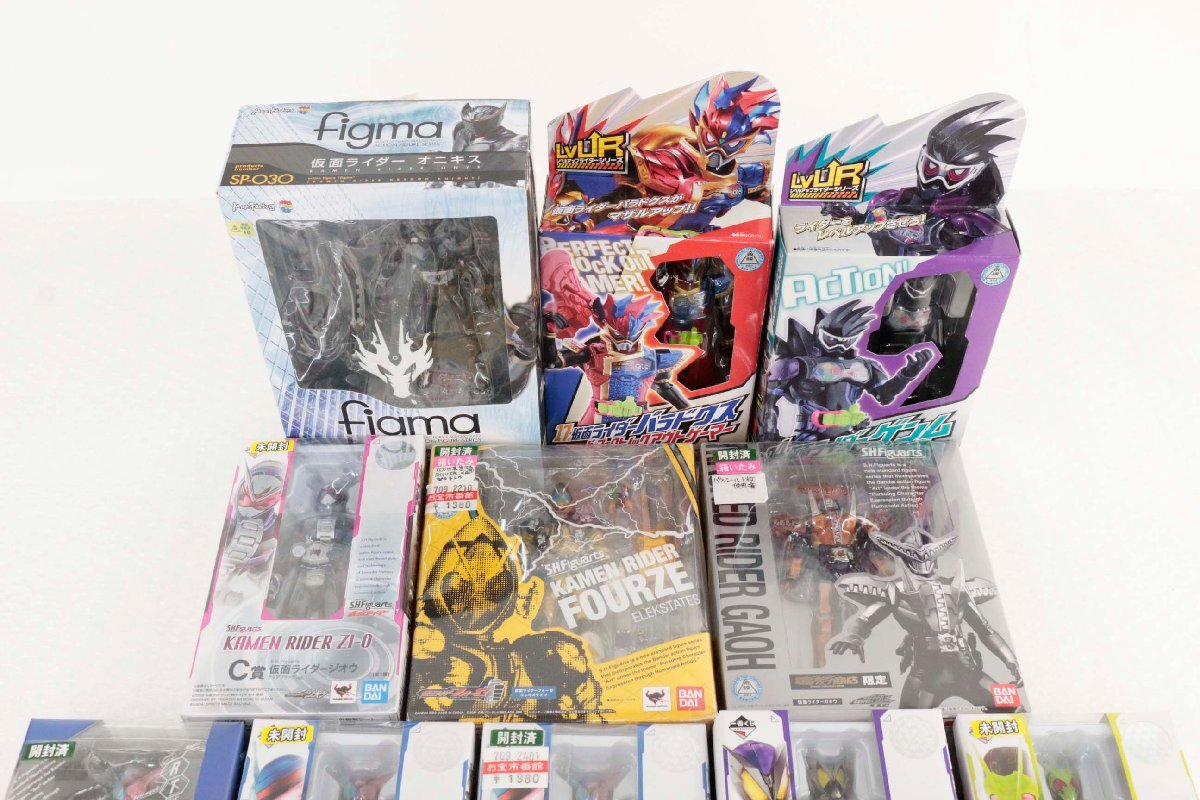 【ジャンク】 S.H.Figuarts Figma等 仮面ライダー フィギュア まとめ エグゼイド ゼロワン ビルド クローズチャージ オニキス ジオウ他'_画像2