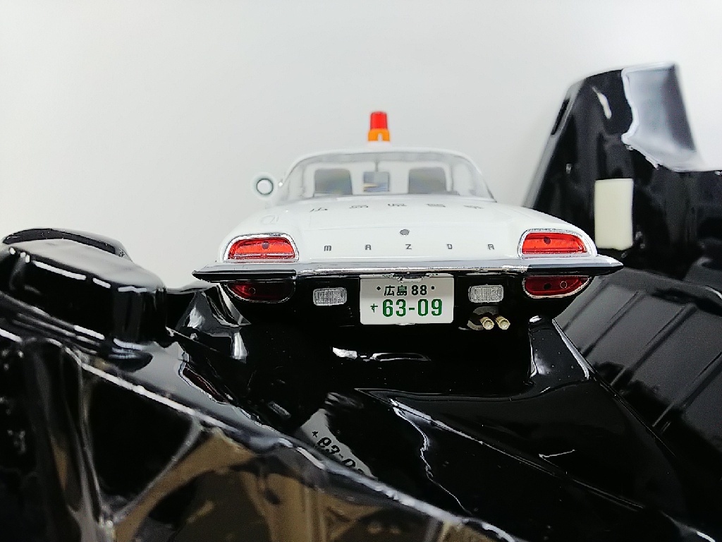 ■ FIRST:18 MODELS ファーストモデル 1/18 F18-010 MAZDA COSMO SPORT Police car 広島県警察マツダコスモスポーツ ダイキャストミニカー_画像3