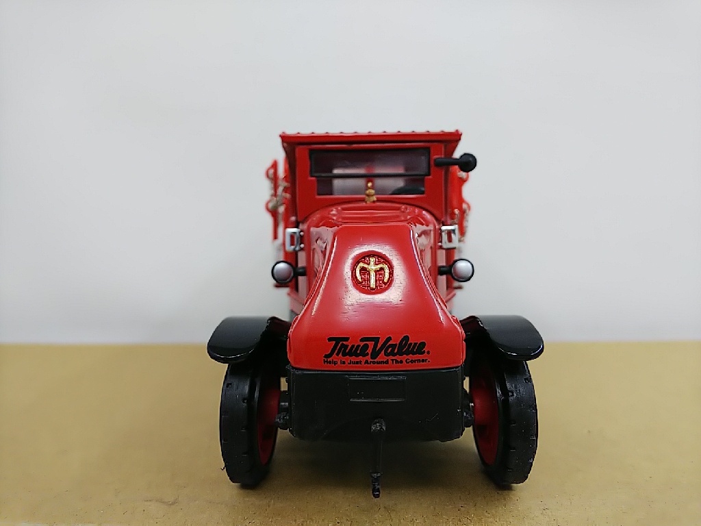 ■ Ertl Collectiblesアーテル RC2True Value 1/33 1918 Mack Flatbed Truck トラック ダイキャストミニカー_画像2