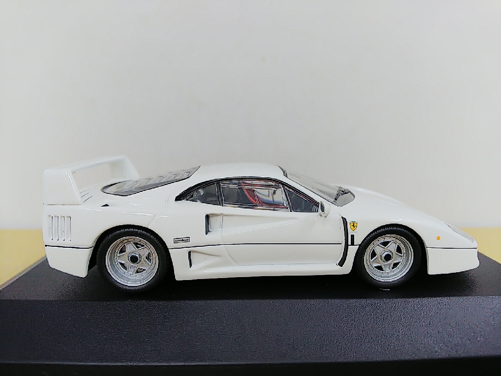 ■ ixo modelsイクソ MDC004 1/43 Ferrari F40 Pure 1987 白 フェラーリ モデルミニカー_画像4