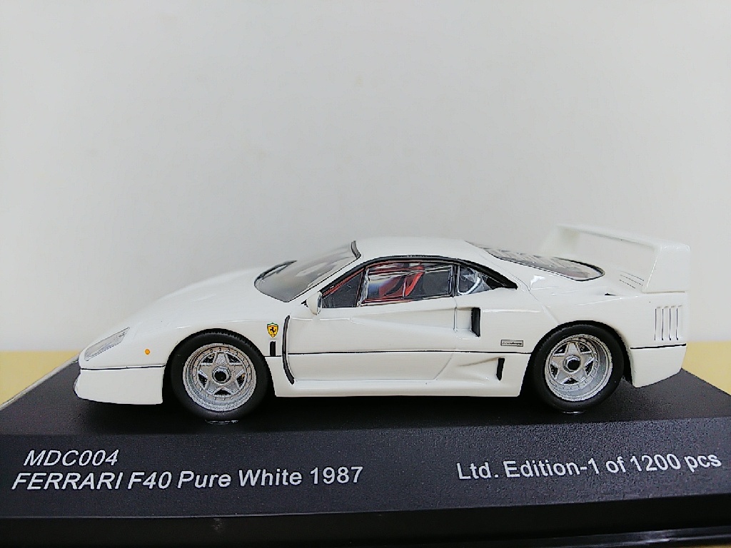 ■ ixo modelsイクソ MDC004 1/43 Ferrari F40 Pure 1987 白 フェラーリ モデルミニカー_画像1