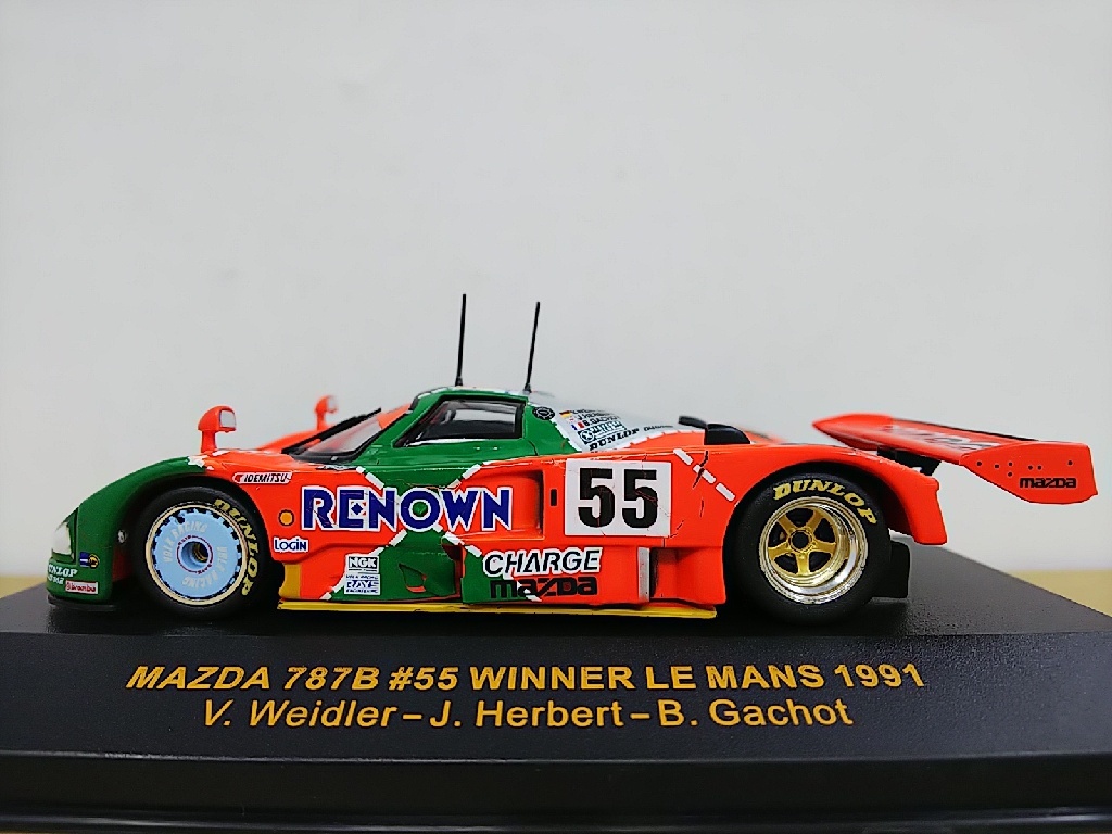 ■ ixoイクソ 1/43 LMC023 MAZDA 787B #55 WINNER LE MANS 1991 (オレンジ×グリーン) マツダ ルマンレナウン レーシングミニカーの画像1