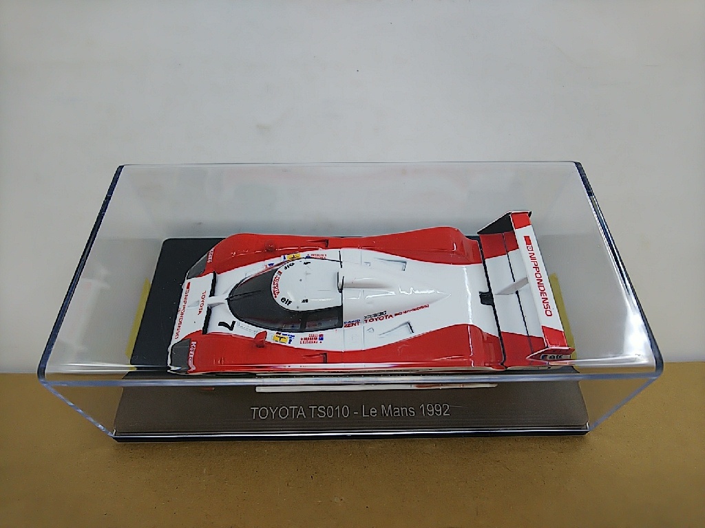 ■ アシェット スパーク社製1/43 TOYOTA TS010 - Le Mans 1992 トヨタ ル・マン 24時間耐久レース レーシングモデルミニカーの画像6