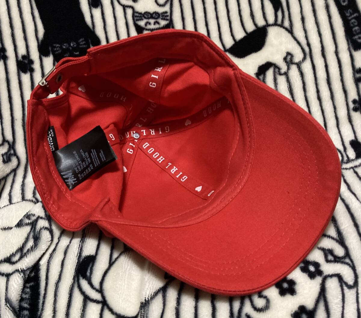 春にオススメ♪赤色ローキャップ[H&M エイチアンドエム]スナップバックキャップ帽子CAP/フリーサイズ/男女OKユニセックス仕様♪_画像7
