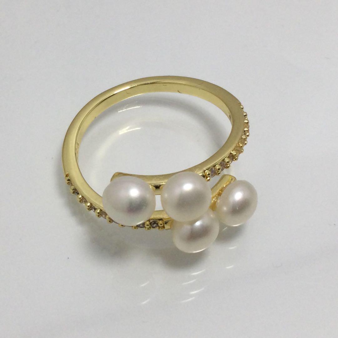 真珠本物淡水パール・リング指輪4珠連・ダイヤ入り高級感抜群・人気柄ホワイト系・フリーサイズ【期間限定セール】