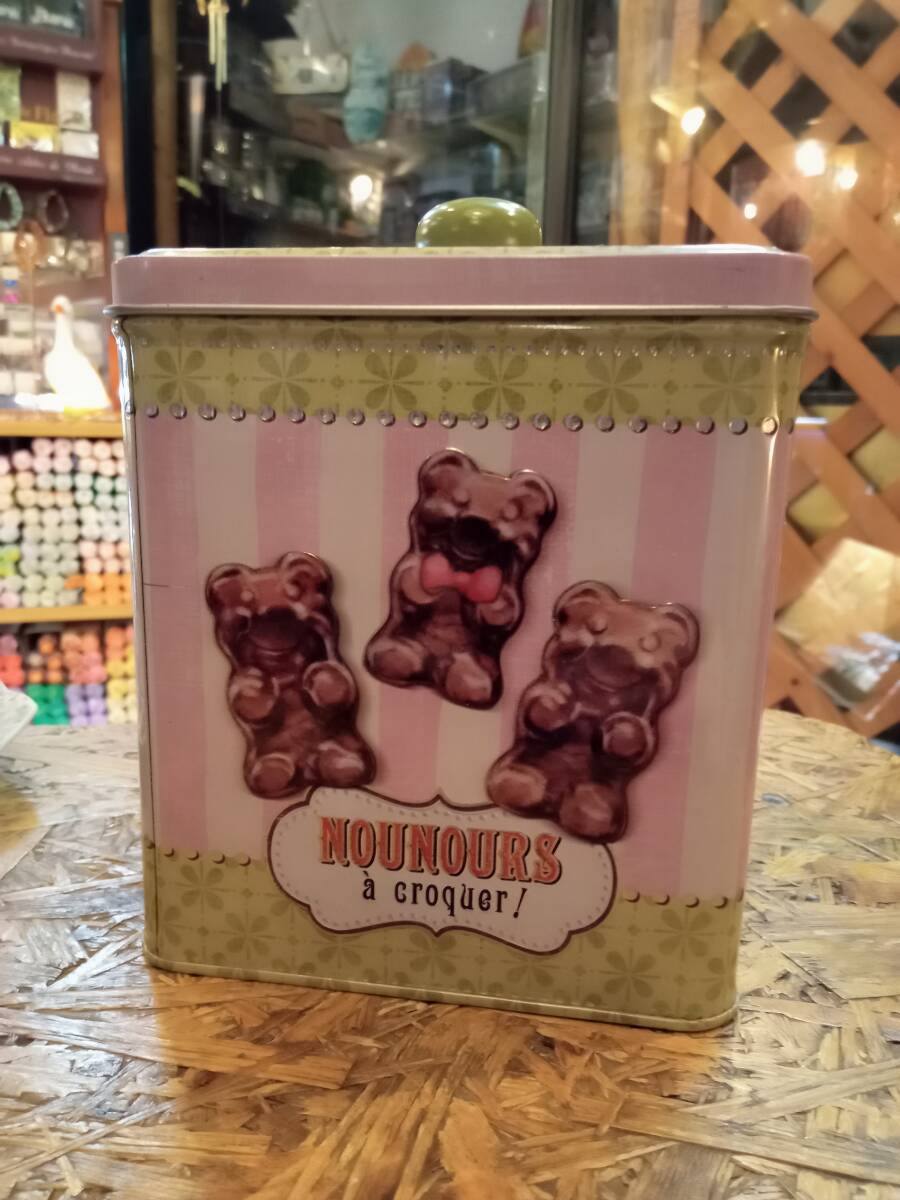 レトロポップ,雑貨,ブリキ缶,キャンディ缶,ベアー,お菓子,入れ物,オシャレ缶,小物入れ,アンティーク柄,クッキー レトロポップ,雑貨,ブリキ缶,キャンディ缶,ベアー,お菓子,入れ物,オシャレ缶,小物入れ,アンティーク柄,クッキー