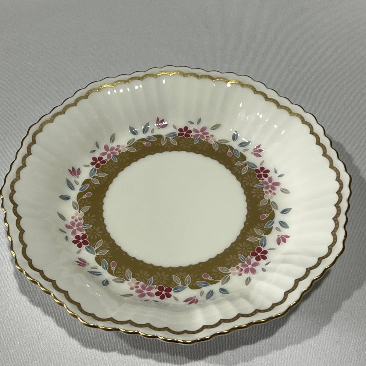 【新品・未使用品】NARUMI/ナルミ BONE CHINA ボーンチャイナ カップ＆ソーサー ティー碗皿セット_画像7