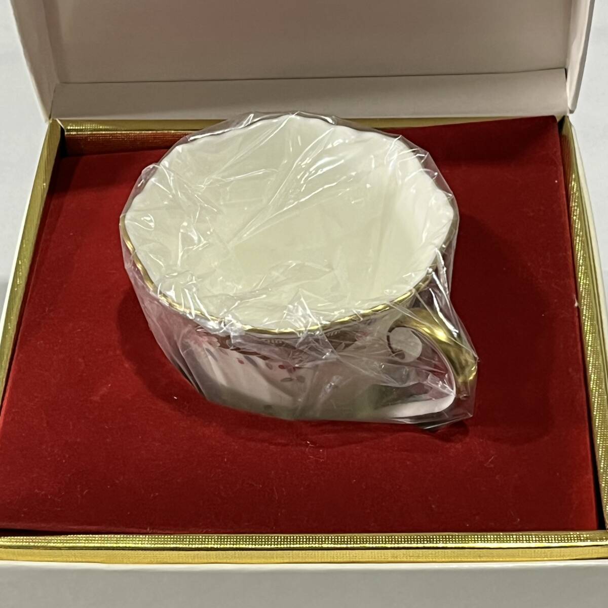 【新品・未使用品】NARUMI/ナルミ BONE CHINA ボーンチャイナ カップ＆ソーサー ティー碗皿セット_画像10