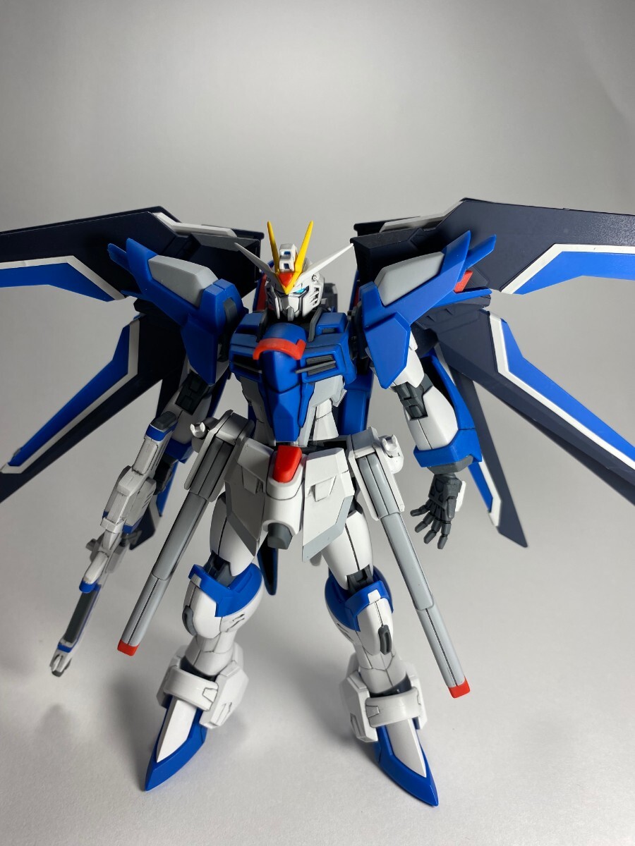 バンダイ　HG 1/144 ライジングフリーダムガンダム　完成品　プラモデル　ガンプラ_画像4