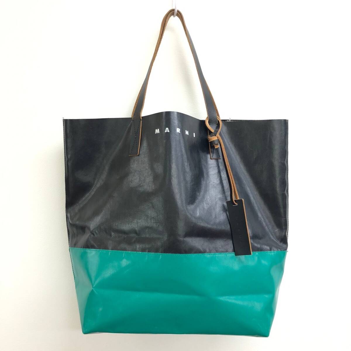 *MARNI большая сумка чёрный × зеленый Marni PVCbai цвет TRIBECA покупка сумка SHMQ0037A0 P3572 Италия производства несколько принятых ставок включение в покупку OK B240315-3