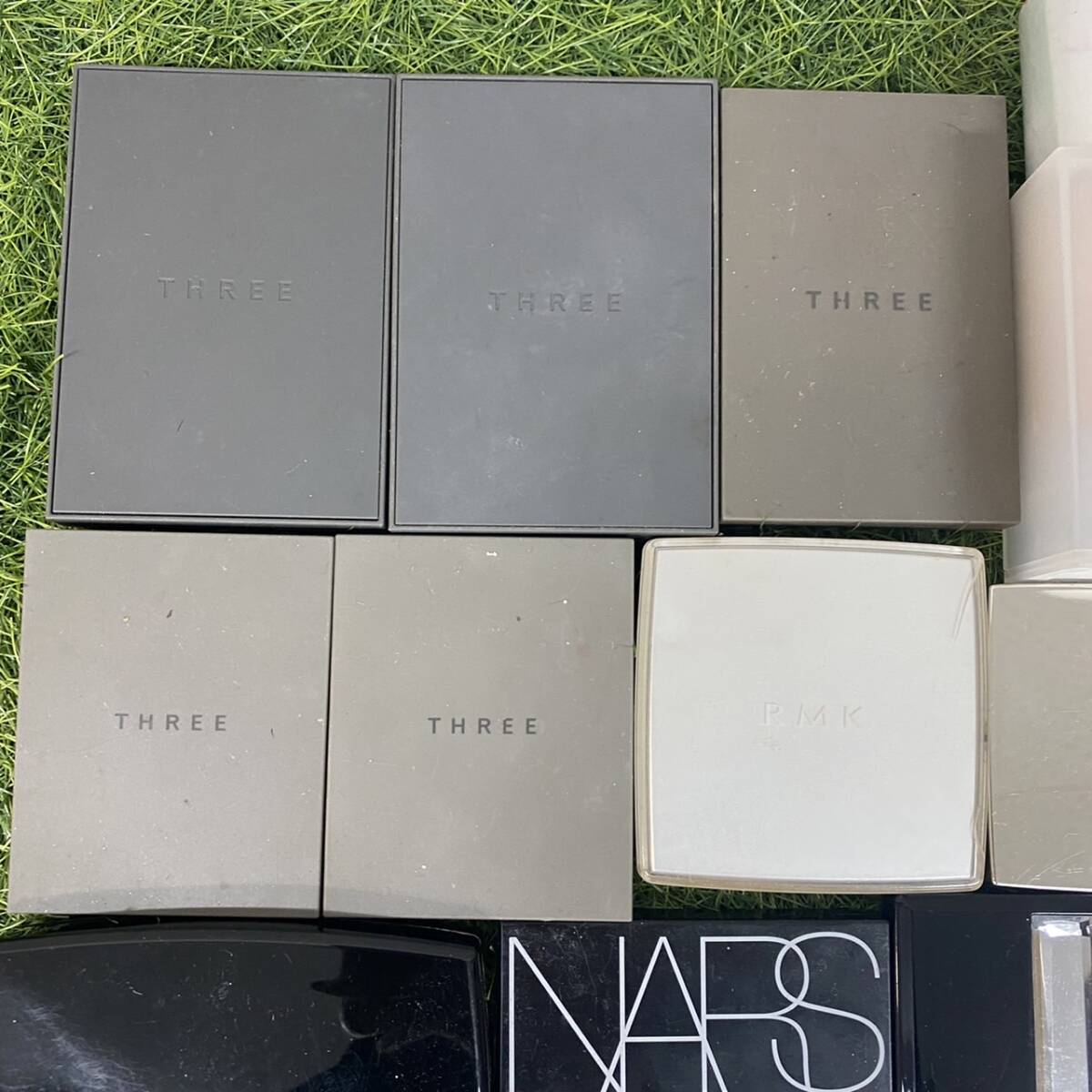 新品 未使用品あり CHANEL JILL STUART LANCOME THREE 等 化粧品 コスメ 100点 以上 大量 まとめ ファンデーション 口紅 アイシャドウ_画像2