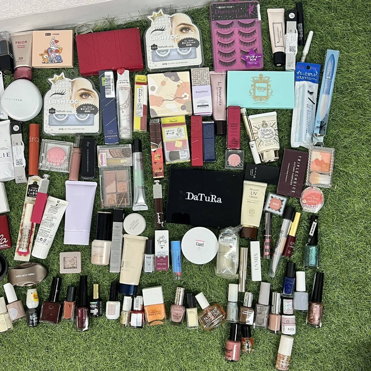  new goods unused goods equipped DIOR DaTuRa NAILS INC GRACY etc. cosmetics cosme 100 point and more large amount summarize foundation lipstick eyeshadow 