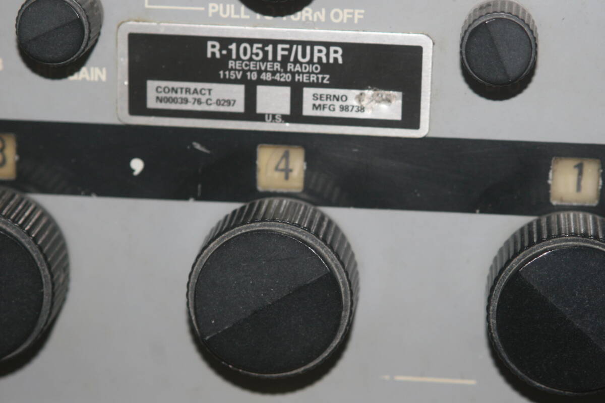 Ｒ-1051Ｆ／ＵＲＲ　軍用ＨＦ受信機　その1_画像2