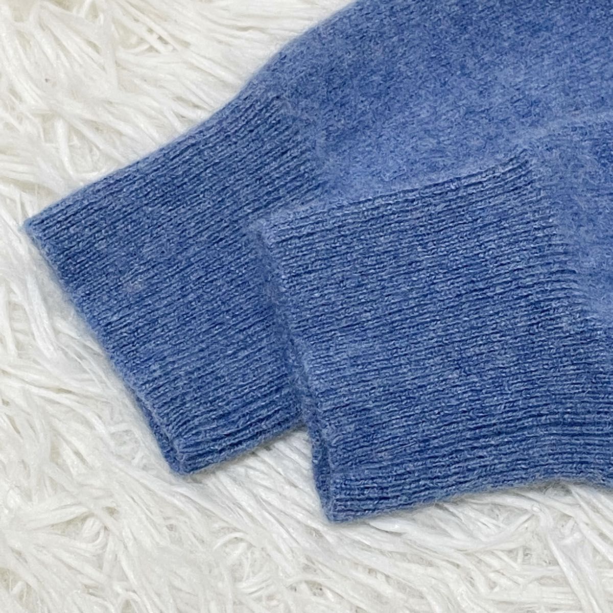 UNIQLO カシミヤ100% クルーネックプルオーバー ニット ブルー UNIQLO カシミヤ100% クルーネックプルオーバー ニット ブルー