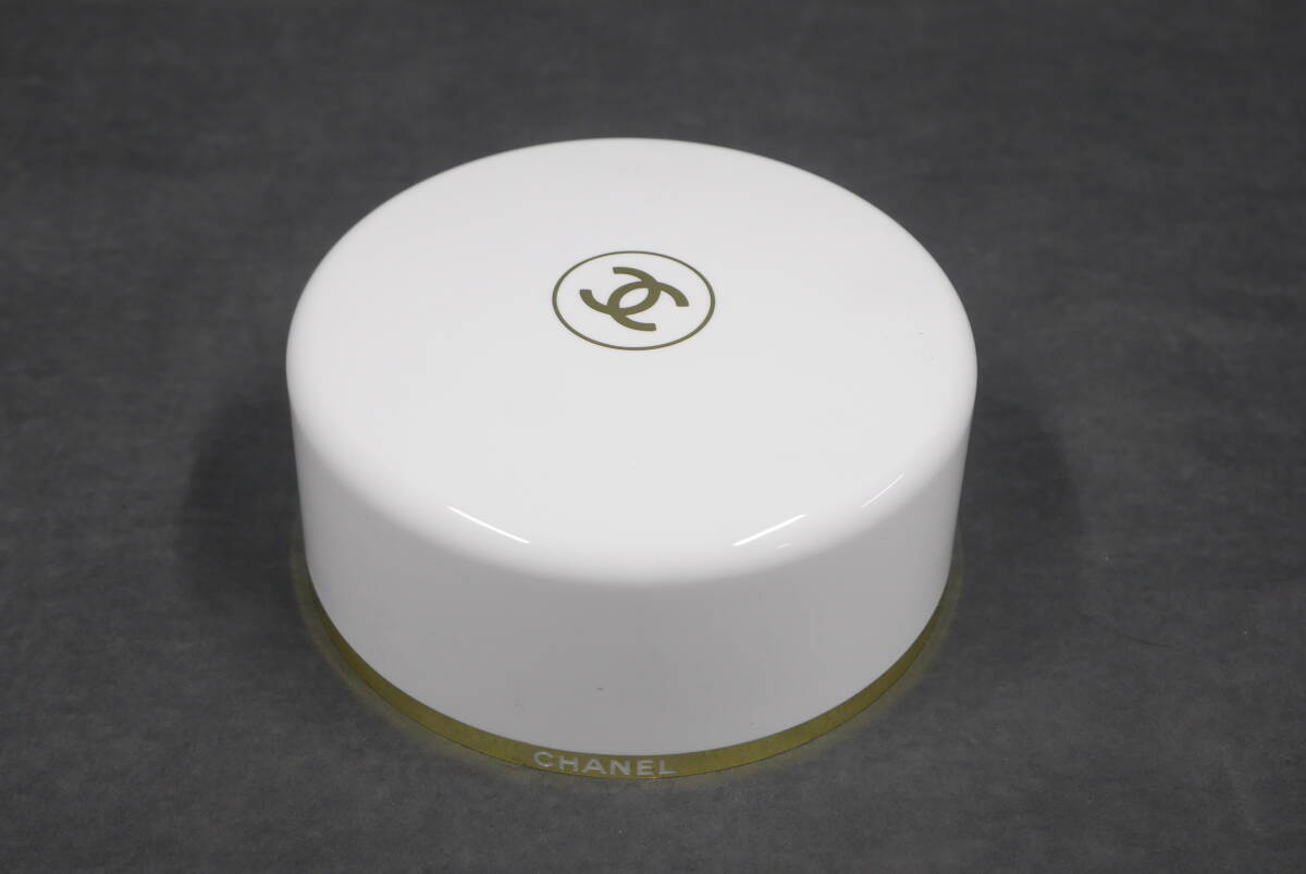 140 CHANEL シャネル BATH POWDER バスパウダー No.5 未使用_画像1