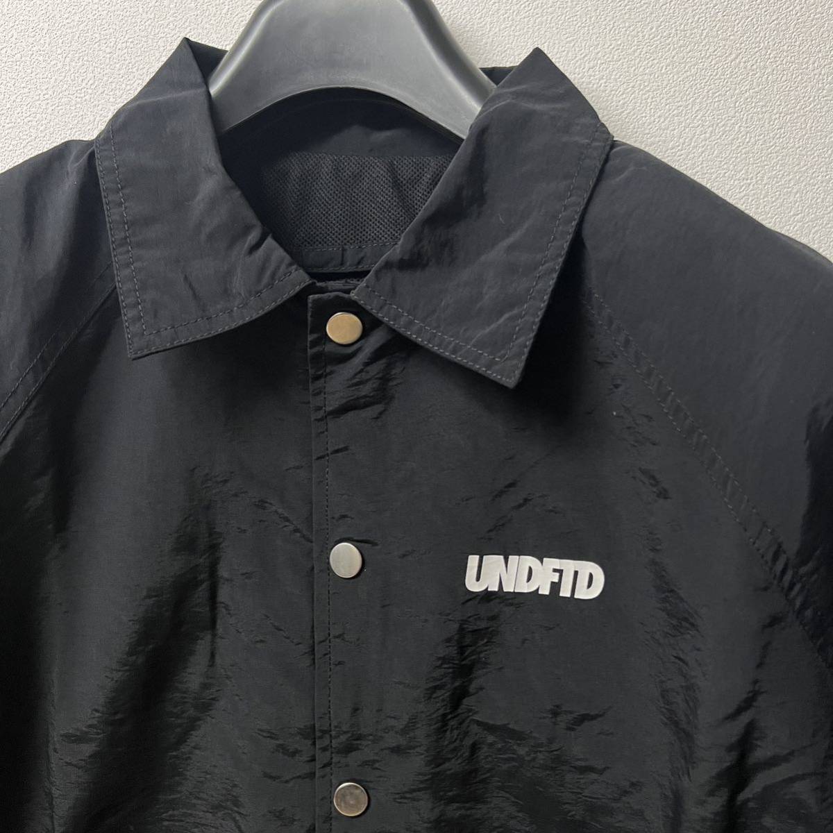 良品★2点セット UNDEFEATED コーチジャケット ジップパーカー US Sサイズ ブラック 黒 _画像2