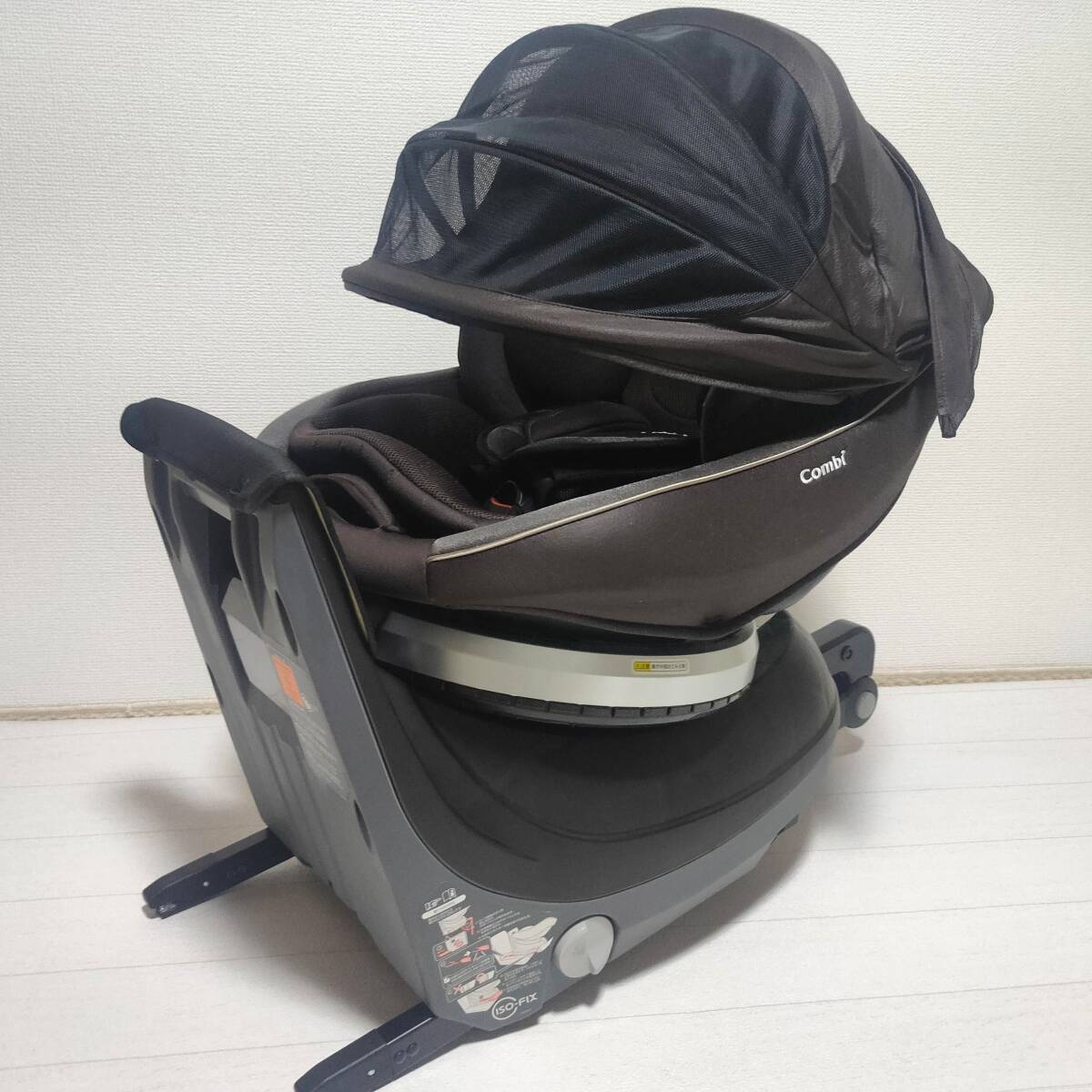 【送料込】コンビ 綺麗 ハイグレードモデル クルムーヴスマート ISOFIX チャイルドシート コンパクト 新生児～ クリーニング済の画像1