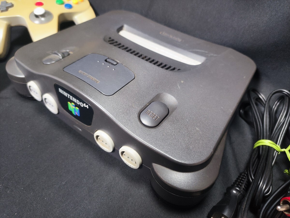 ニンテンドー64 Nintendo コントローラー２個 メモリー拡張パック N64 ブラック ジャンク扱いの画像2