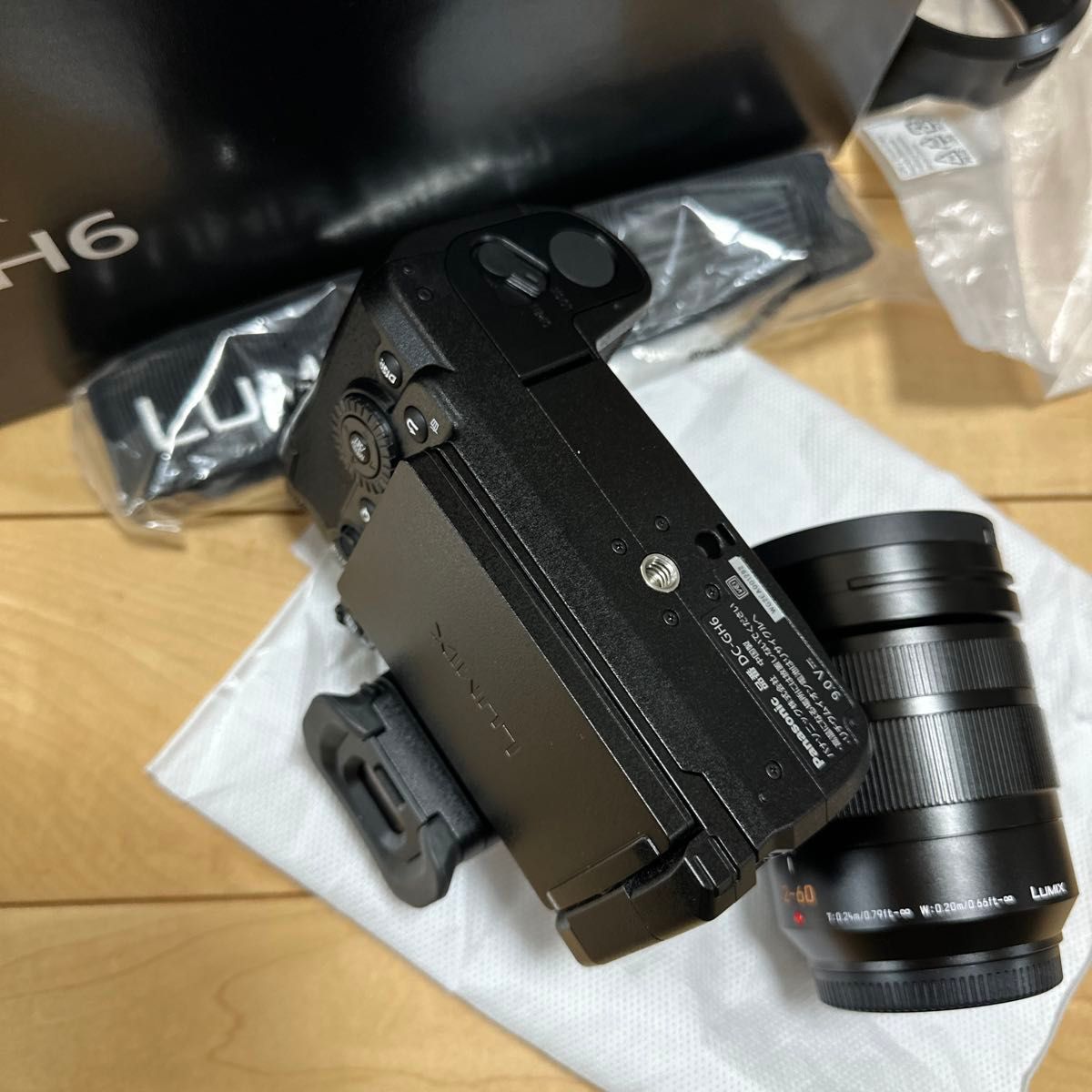 ほぼ新品 LUMIX GH6 標準ズームレンズキット DC-GH6L シャッター ほぼ新品 LUMIX GH6 標準ズームレンズキット DC-GH6L シャッター