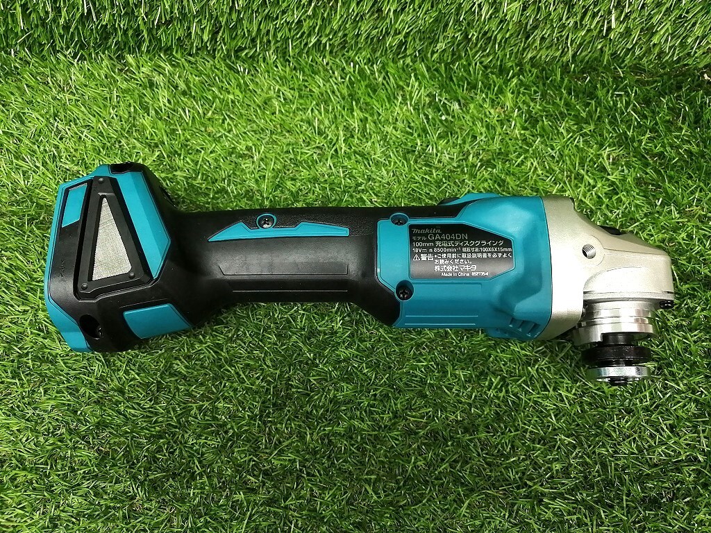 未開封 makita マキタ 100mm 18V 充電式 ディスクグラインダ バッテリー2個 + 充電器 GA404DRGXN 【2】_画像5