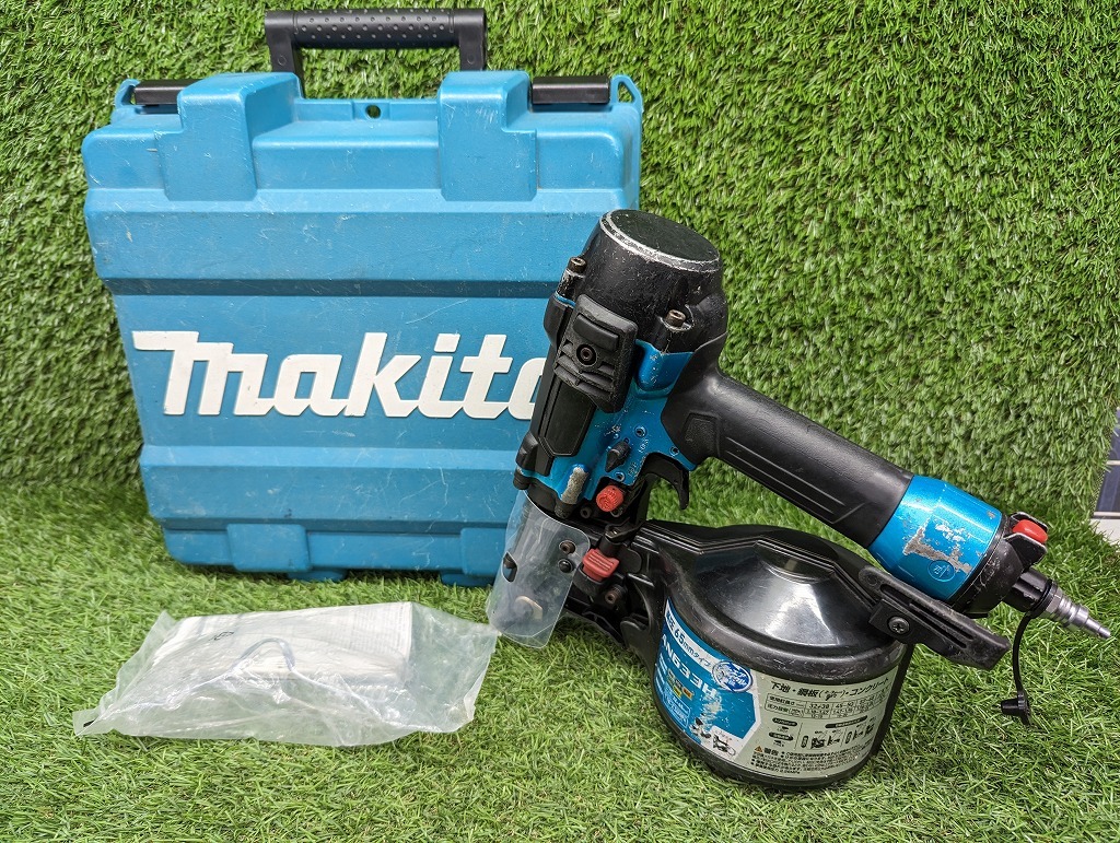 中古品 makita マキタ 65mm 高圧エア釘打機 AN633HM