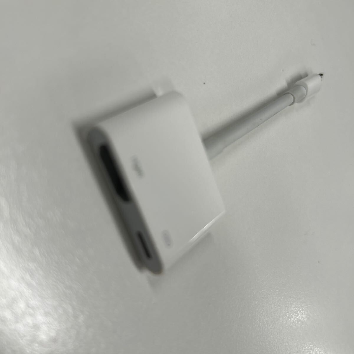 【純正！美品】Apple Lightning Digital アップル ライトニング AV アダプタ Adapter MD826AMA iPhone\iPad\iPod テレビ画面に写すの画像4