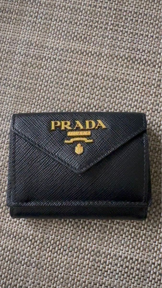 PRADAプラダ正規品サフィアーノトライアングル財布ブラック黒ゴールド PRADAプラダ正規品サフィアーノトライアングル財布ブラック黒ゴールド