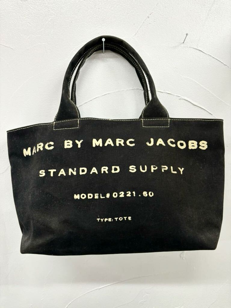 MARC BY MARC JACOBS マークバイマークジェイコブス トートバッグ ロゴプリント キャンバス ブラックの画像1