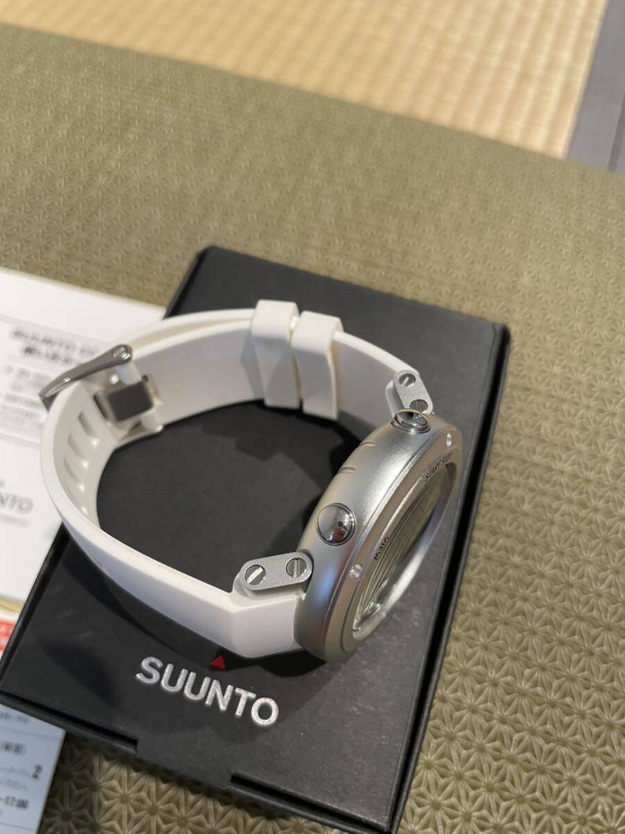 美品 SUUNTO CORE スント コア ホワイト SS018735000の画像5