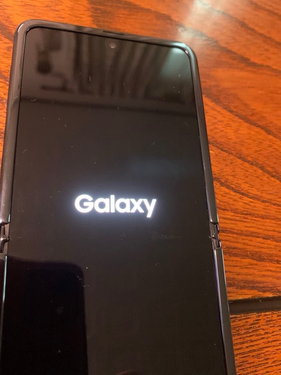 au SCV47 SAMSUNG Galaxy Z Flip 256GB SIMロック解除済  Galaxy SIMフリー