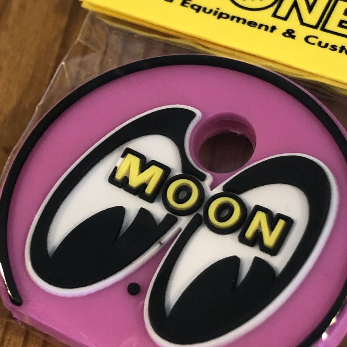 mooneyes ムーンアイズ アイボール キーキャップ ピンク ぺったんこ 絵柄は立体 キーホルダー moon eyes eyeball 色違いでぜひどうぞの画像2