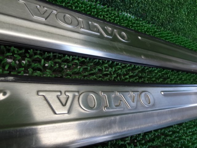 1FC9008 YD8)) Volvo C70 TA-8B5234K 2006 year original front scuff plate left right set 