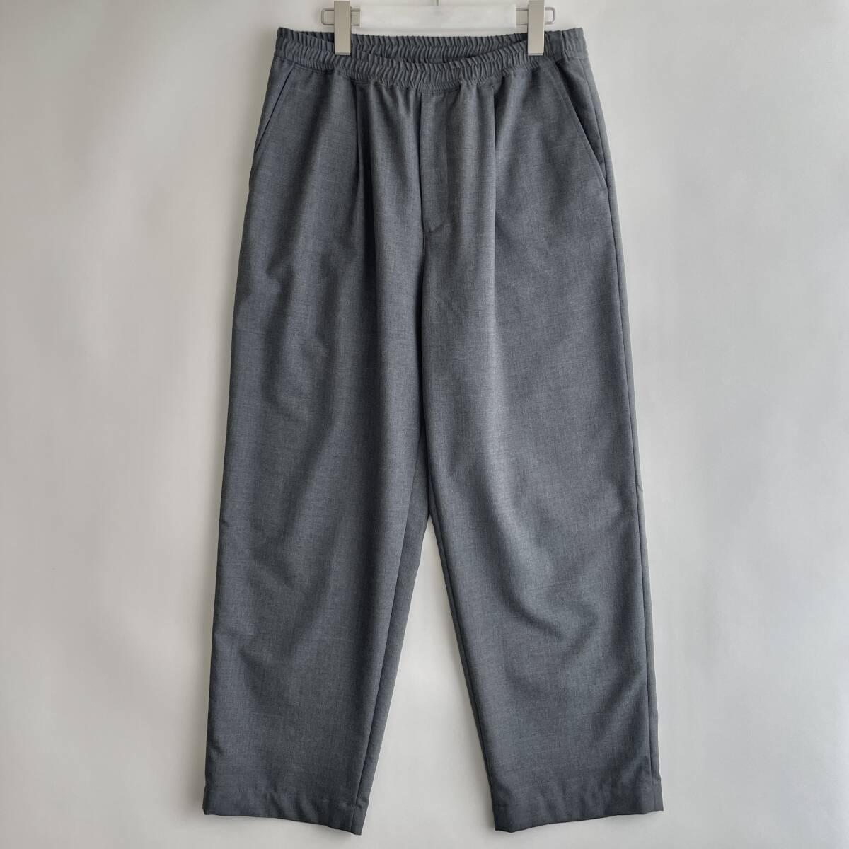 【極美品】nanamica size/32 (jz) ナナミカ 春夏 タック ワイド パンツ イージー スラックス コットン ポリ ライトグレー 日本製 JAPAN_画像2