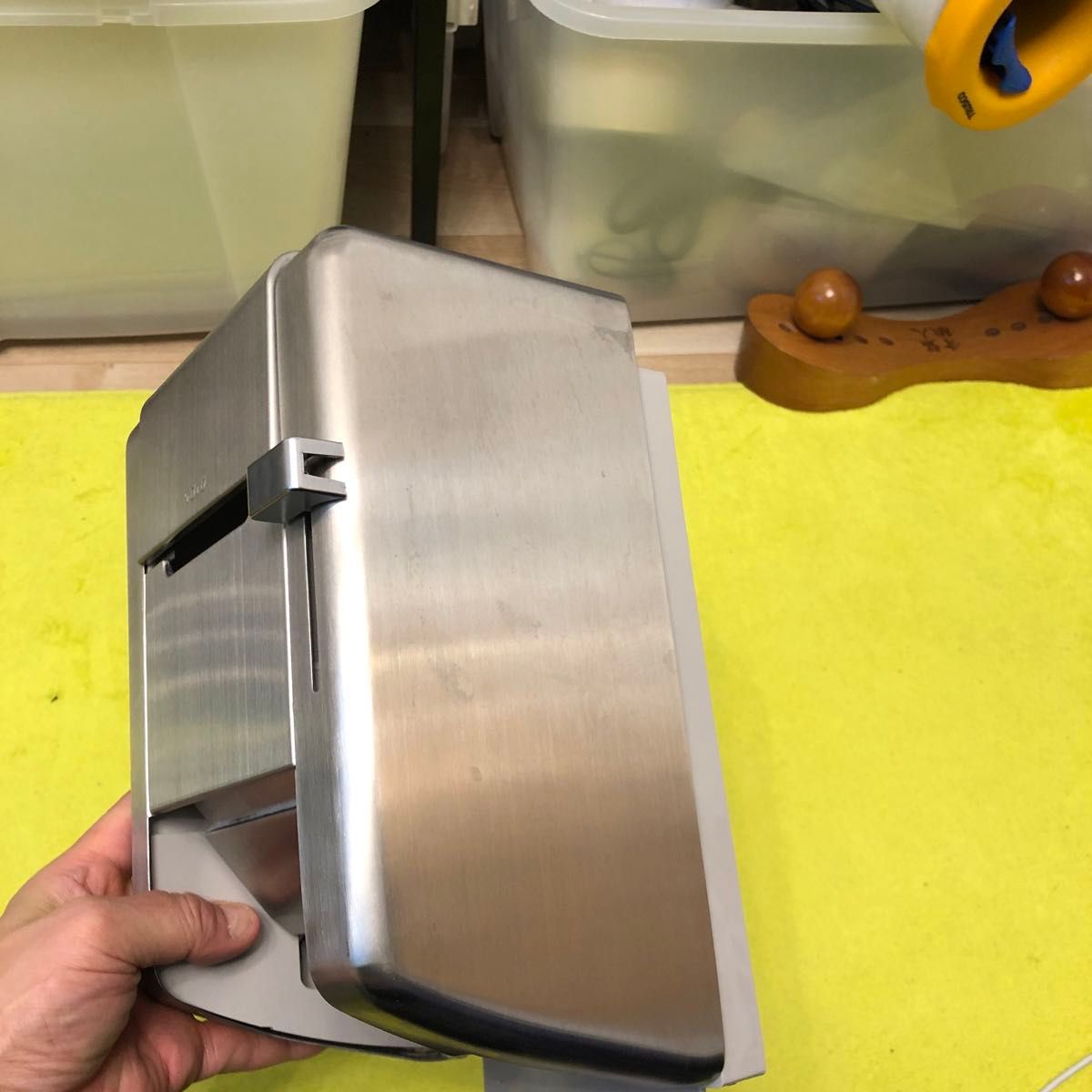 送料無料 TOTO 紙巻器 スペアホルダー付き(縦型) ステンレス製 送料無料 TOTO 紙巻器 スペアホルダー付き(縦型) ステンレス製