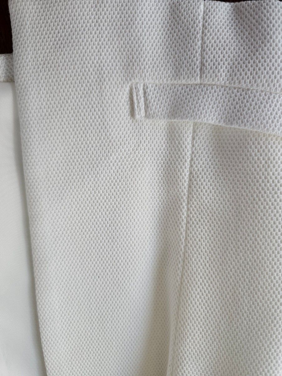 新品同様 NORTH CONTINENT 白 ノーカラー ジャケット 11号 入学式 セレモニー 顔合わせ スカート ワンピース 