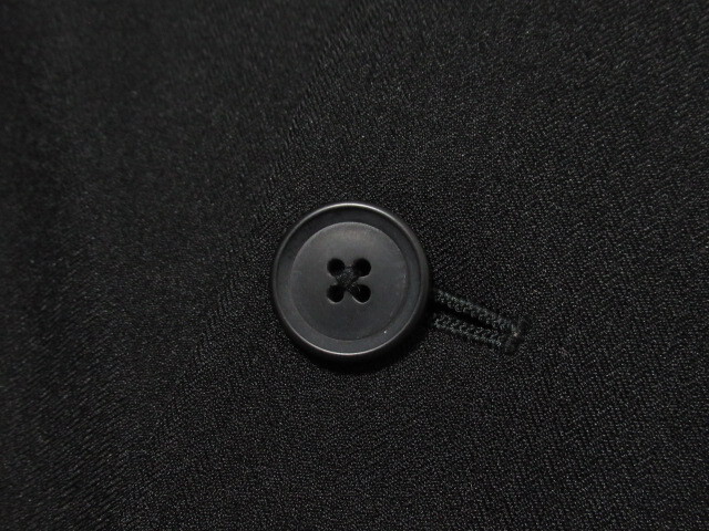 【極美品】 OLIVER HOUSE オリバーハウス ブラック フォーマル 3ボタン スーツ 上下 size 170 シャツ・ネクタイ付き _画像4