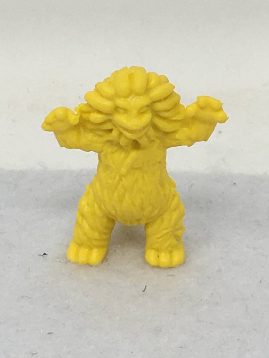 EY-015 黄色 怪獣消しゴム ウルトラマン 全長約3.5cm フィギュア 昭和 レトロ 当時物_画像1
