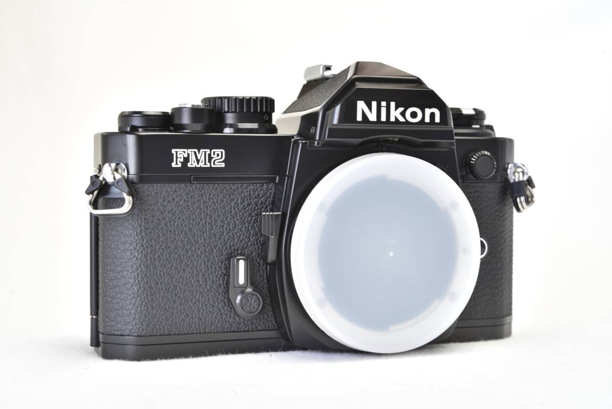 【極上中古美品】Nikon ニコン New FM2ブラック CEマーク入り最後期型　 清掃・整備済み・電池付き 希少な最終製造ロット2000年12月製_画像2
